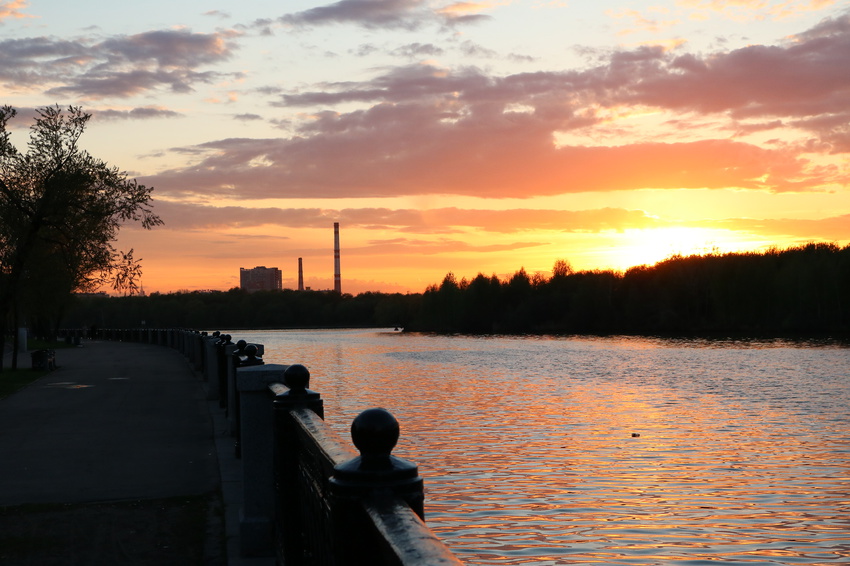 Река Москва, закат