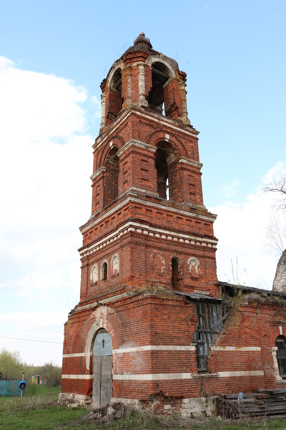 Колокольня Покровской церкви в Авдулово