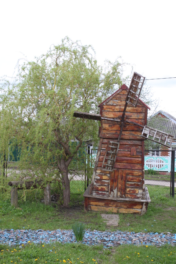 Гостищево. Средняя школа.