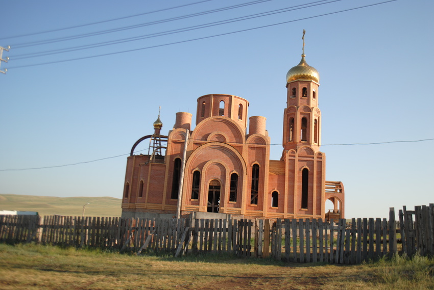 Строящаяся церковь Пантелеймона Целителя. 2014 г.