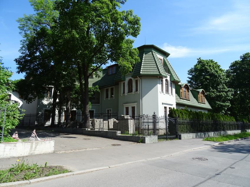 Боковая аллея, дом 9