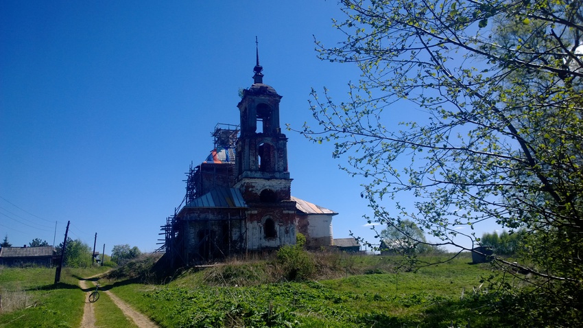 Богородице-Рождественская церковь в селе Половецкое 13 мая 2016