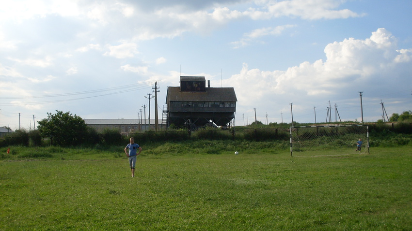 4 июня 2016 года.Лубянка.Стадион Цыгановской СШ.Вид на западные ворота.