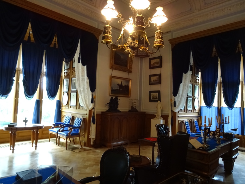 Фермерский дворец. Синий кабинет Александра II.