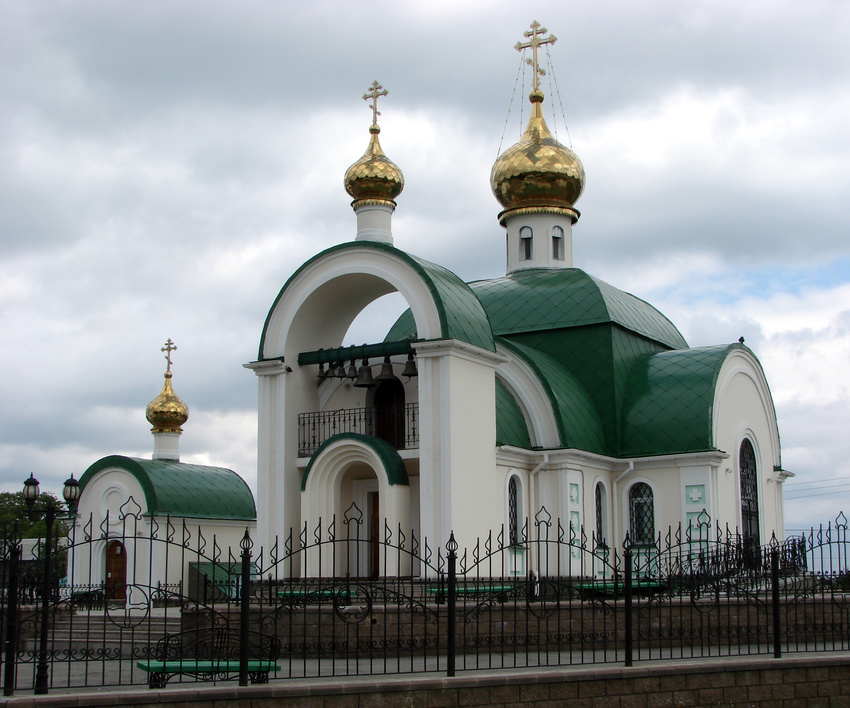 Челябинск. Церковь Святого равноапостольного великого князя Владимира. 10 июня 2008 года
