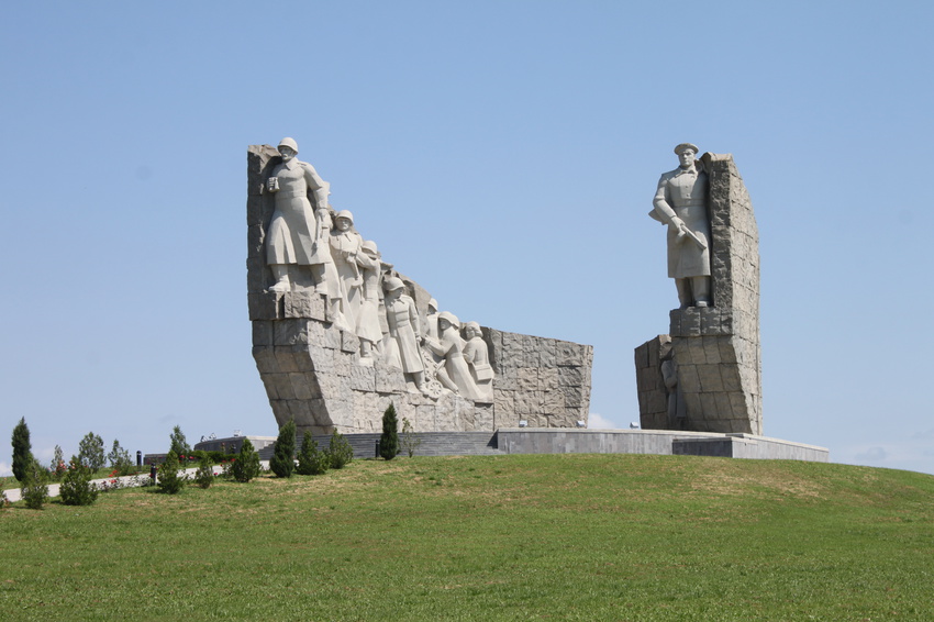 Самбек. Мемориал Славы на Самбекских высотах.