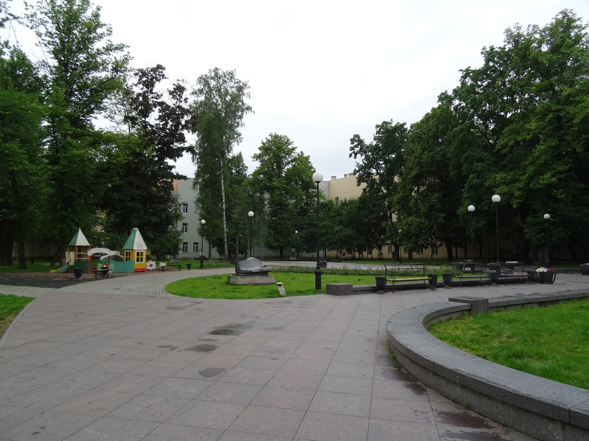 Сквер композитора Андрея Петрова