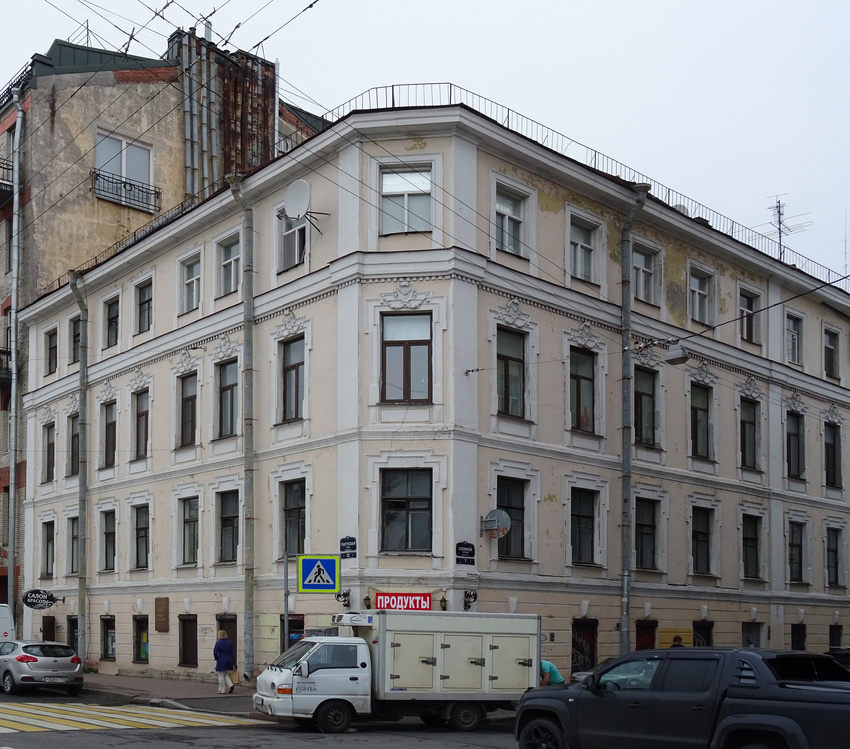 Улица Гангутская, 12