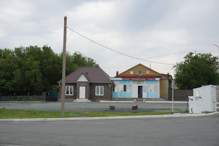 Кафе на Оренбургской трассе.