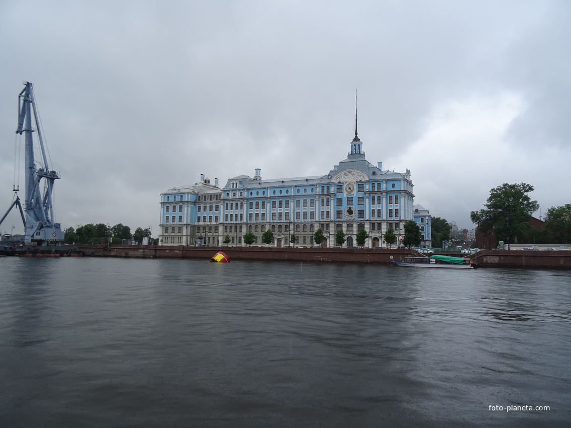 Петроградская набережная
