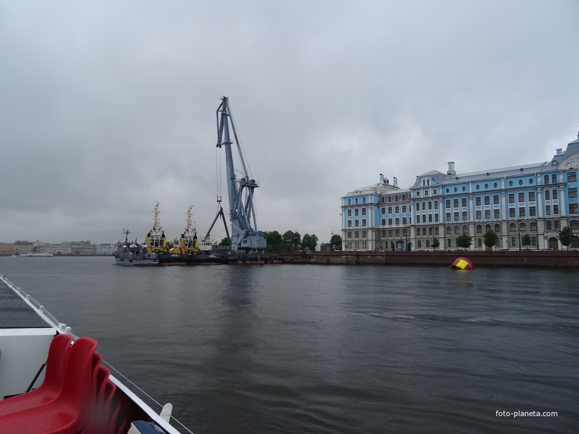 Петроградская набережная