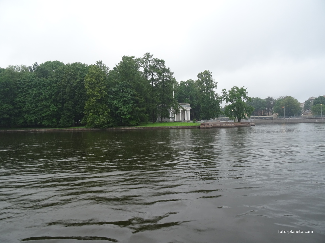 Река Средняя Невка