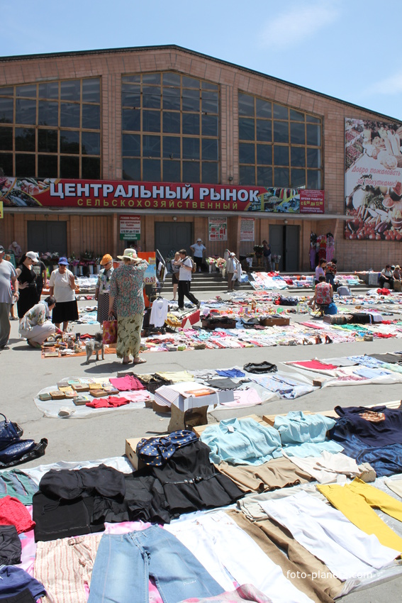 Таганрог. Блошиный рынок по понедельникам.