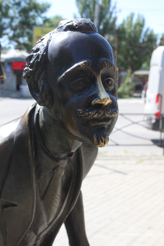 Таганрог. Скульптура &quot;Толстый и тонкий&quot;.