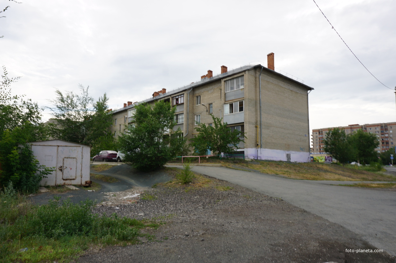 На улице Гомельской.