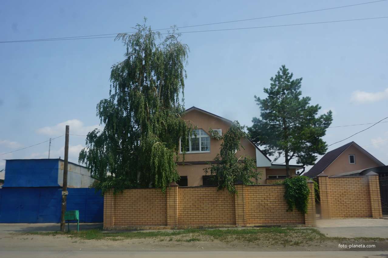 Красноснамённая улица.