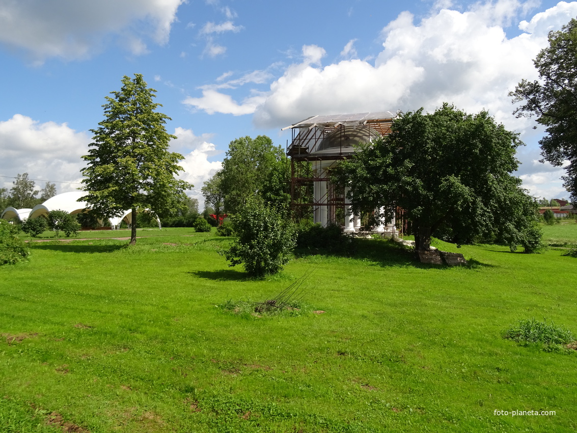 Усадебный парк. Ротонда.