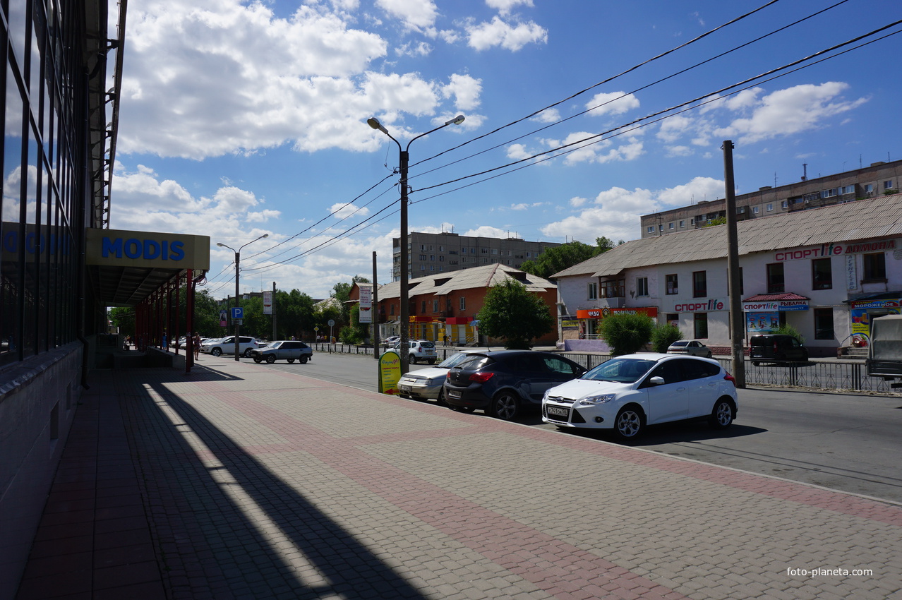 на площади Васнецова.