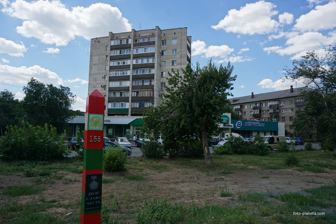 В сквере славы.