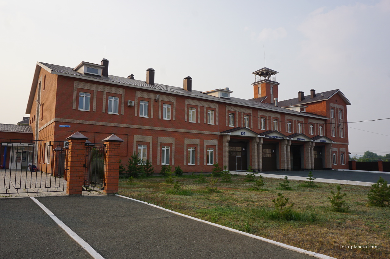 На улице Волкова Пожарная часть.