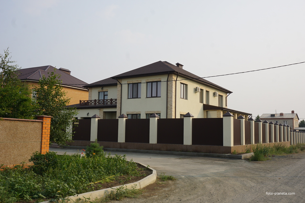 На Елшанской улице.