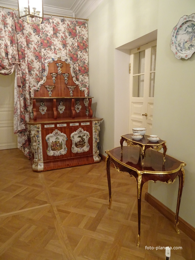 Большой Меншиковский дворец. Буфетная.