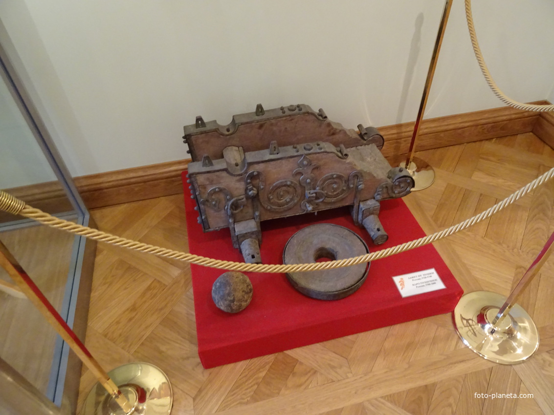 Большой Меншиковский дворец. Экспозиция &quot;Ожившая археология&quot;.