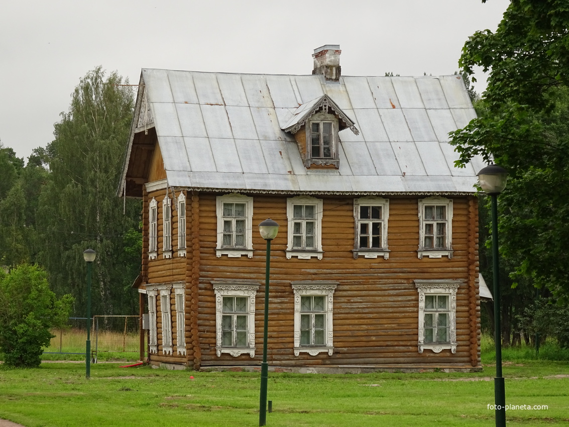 Дворцово-парковый ансамбль &quot;Ораниенбаум&quot;. Русская изба.
