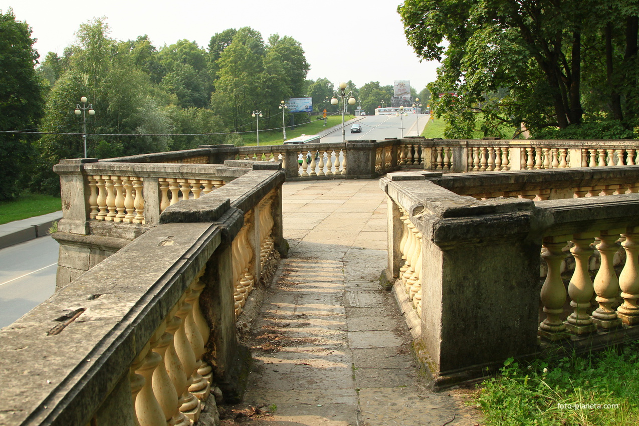 Дворцовый парк. Балкон-терраса.