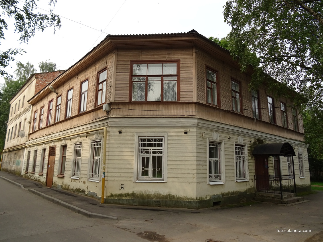 Красноармейский проспект, 8