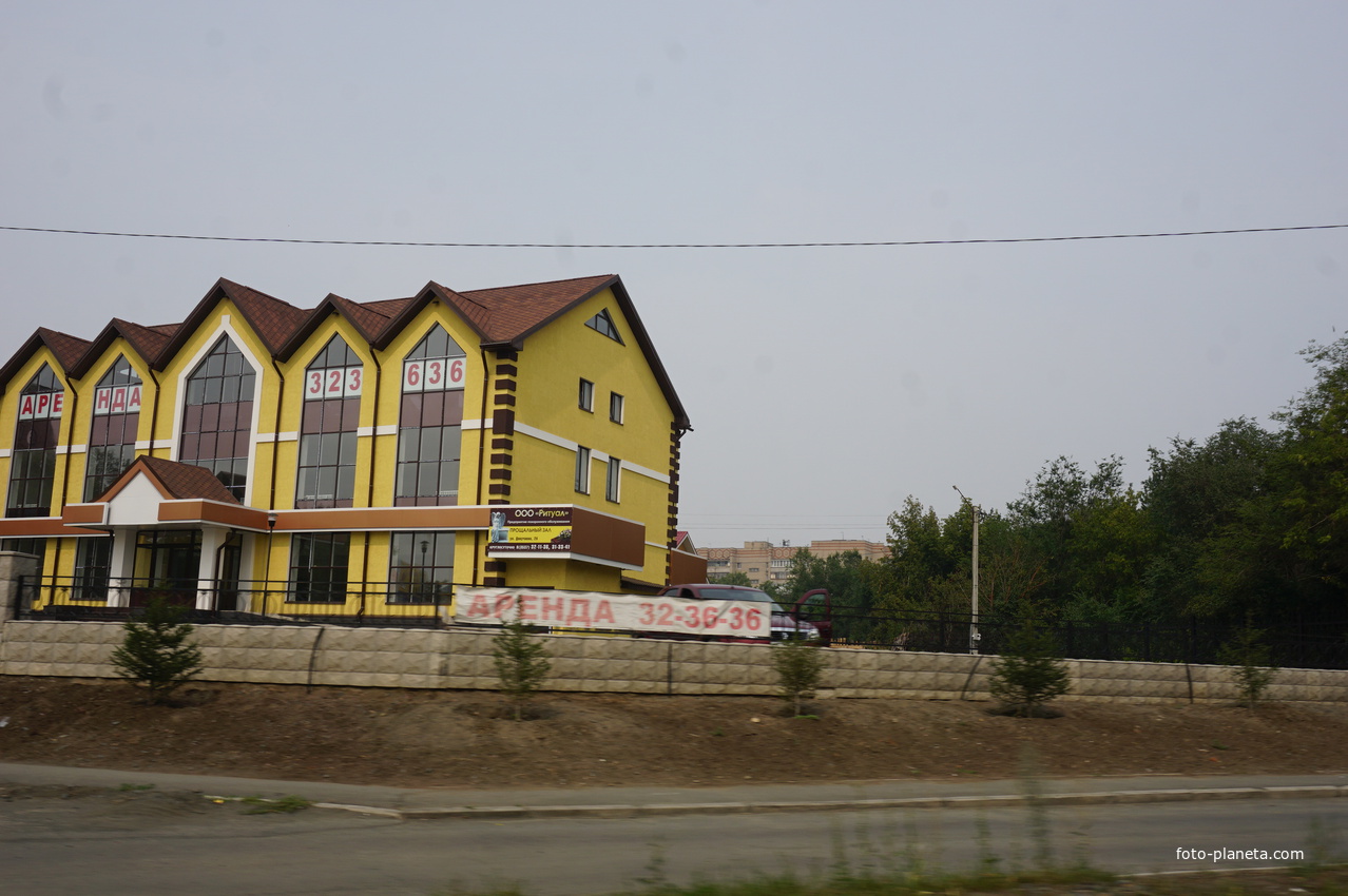 НА улице Строителей.