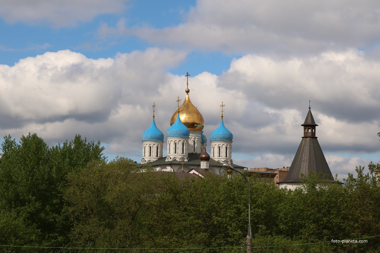 Крестьянская Застава, Новоспасский ставропигиальный мужской монастырь
