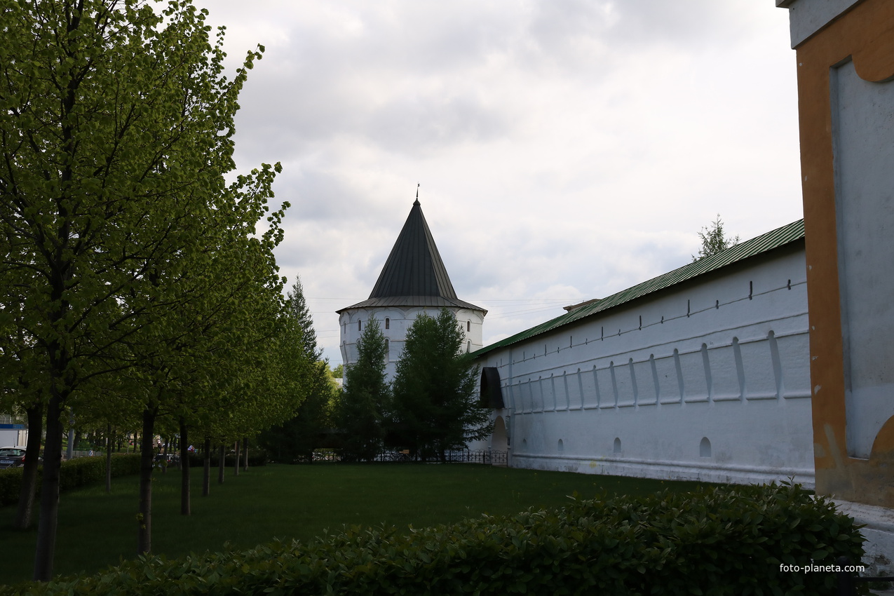 Юго-восточная башня Новоспасского монастыря