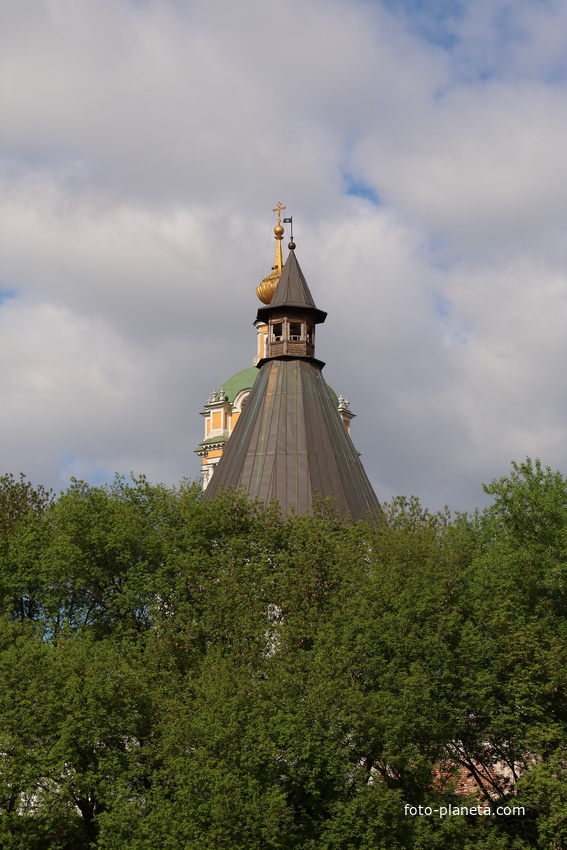 Северо-западная башня Новоспасского монастыря