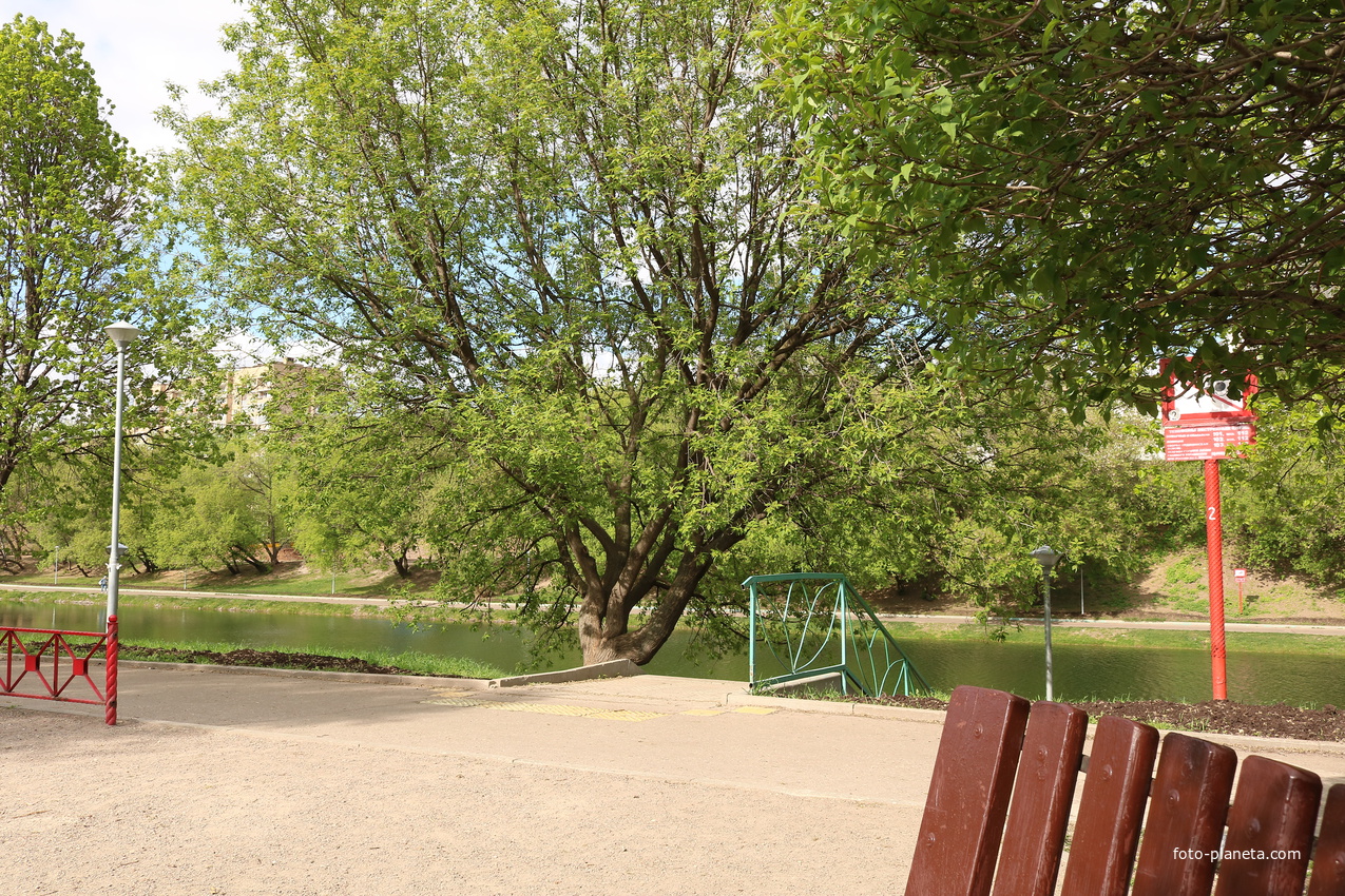 Сквер у Новоспасского пруда