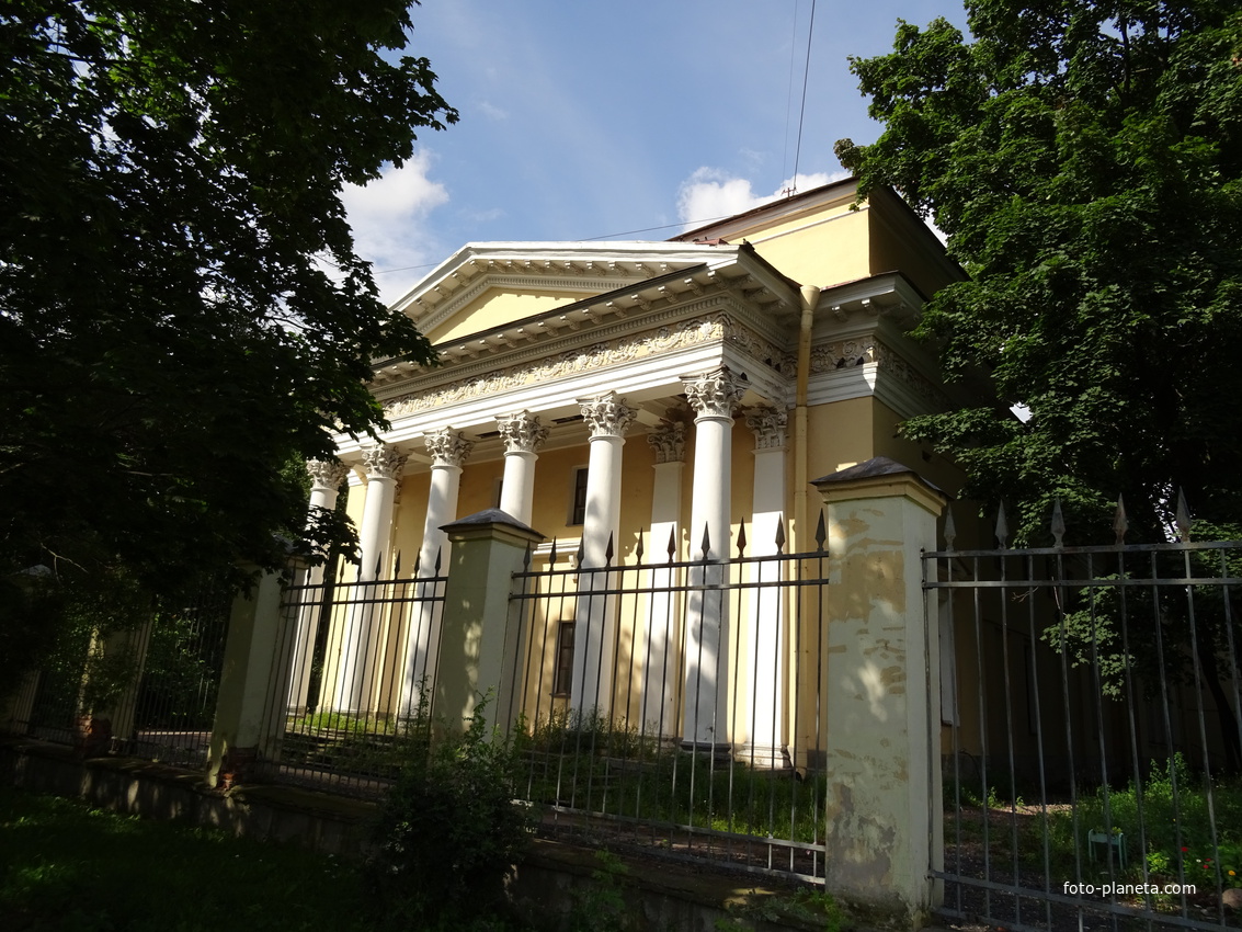 Улица Ленинградская, 1