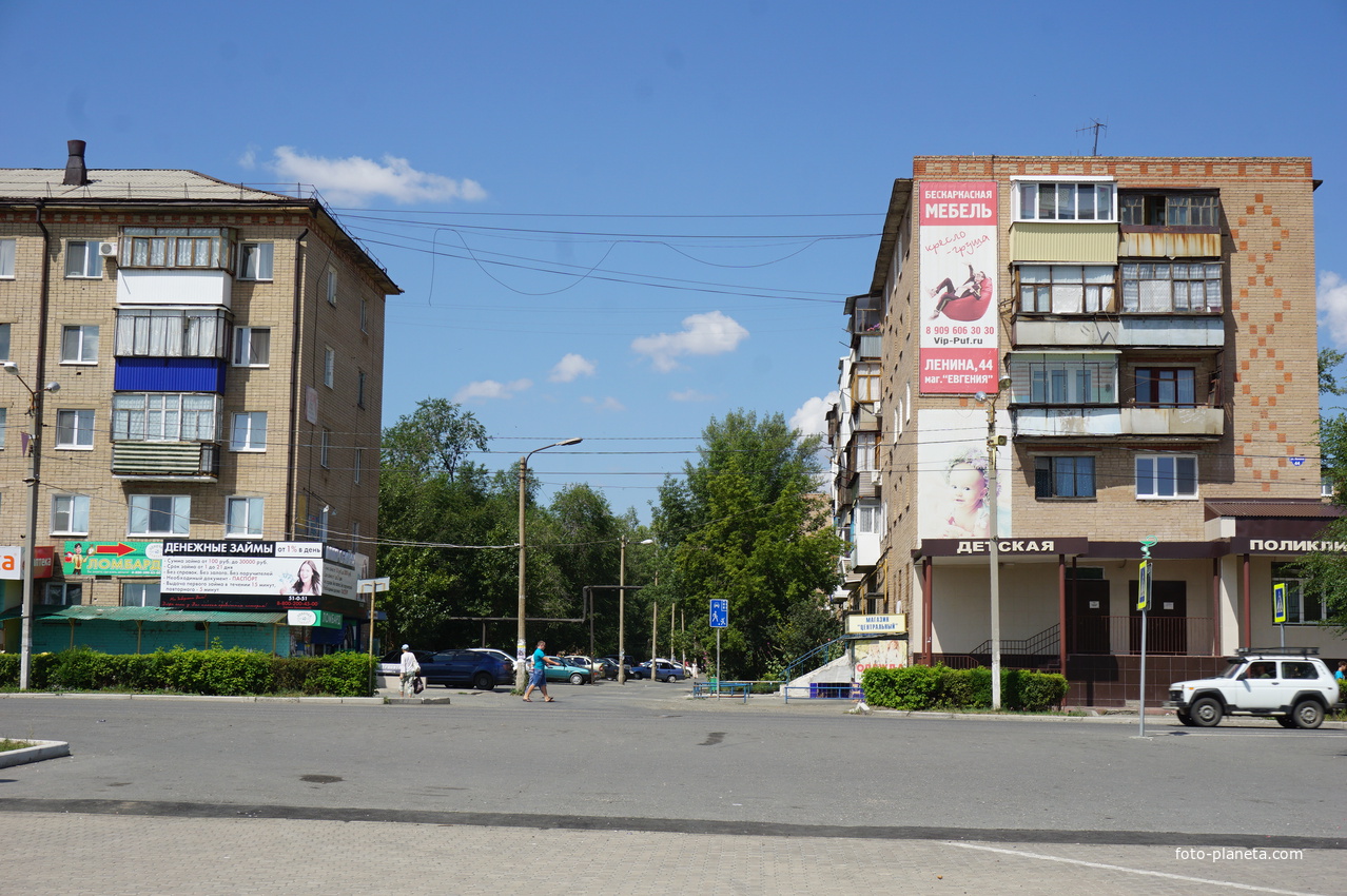 На улице Ленина.