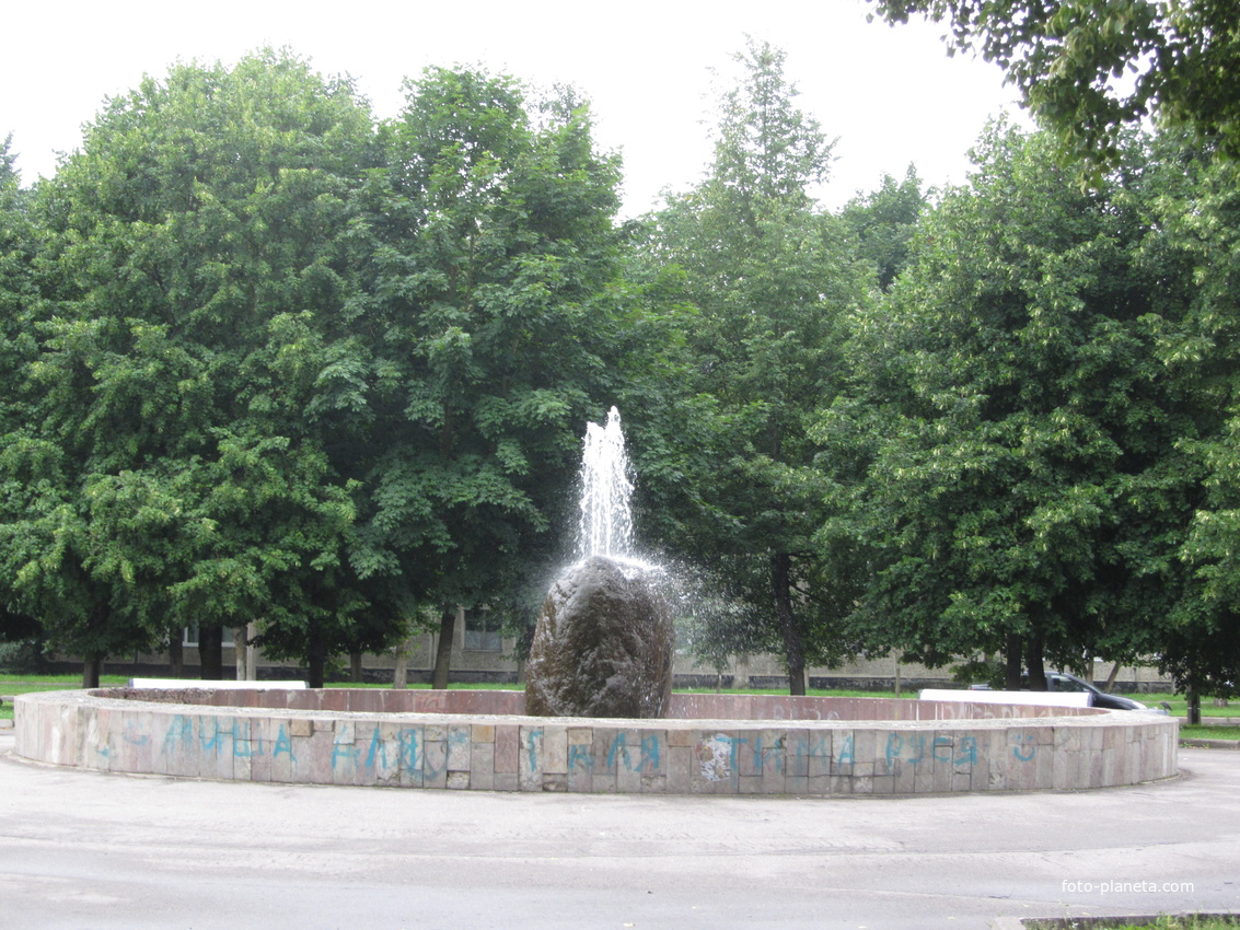 Городской-парк-аллея, фонтан