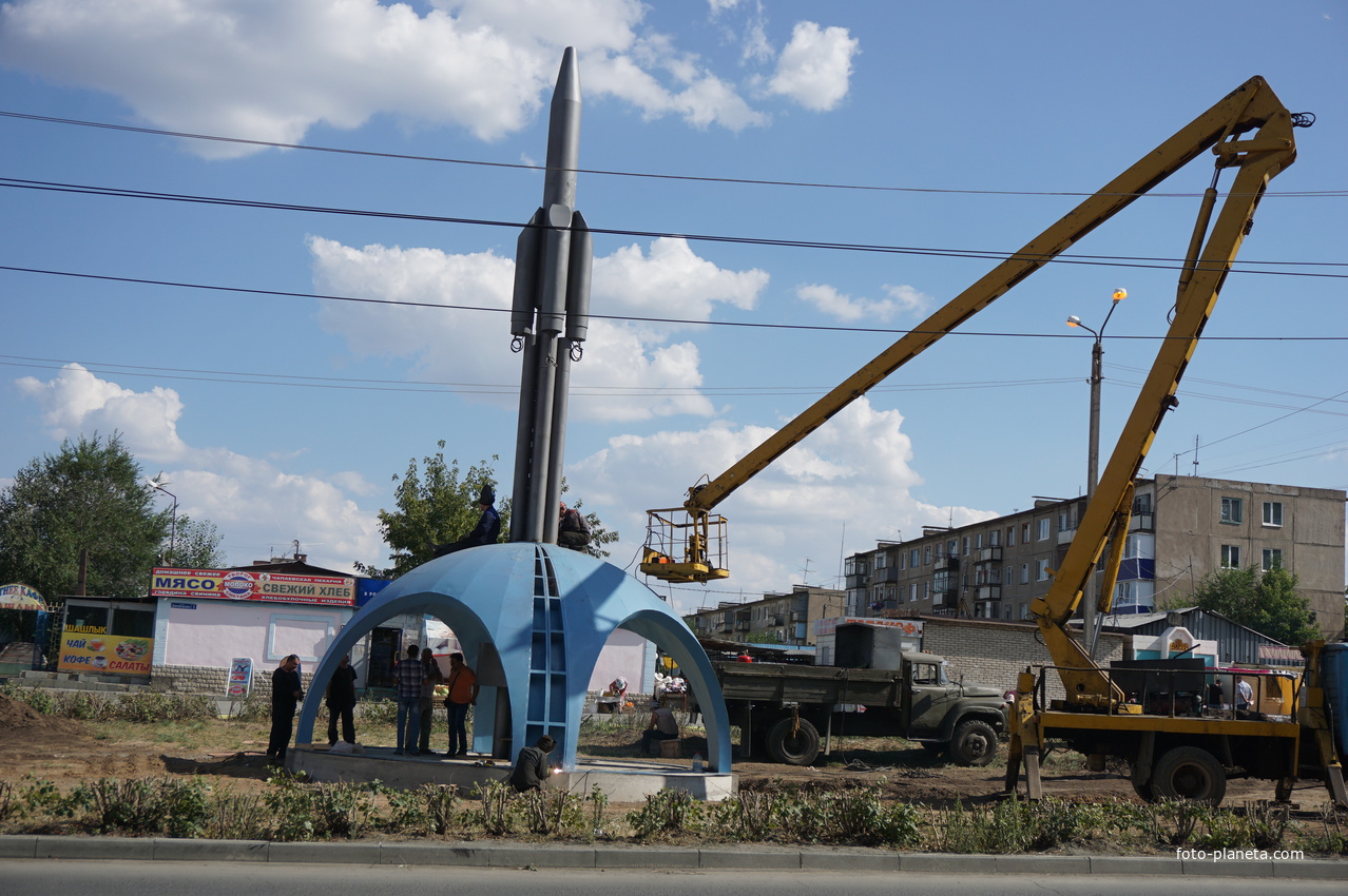 На улице Добровольского.