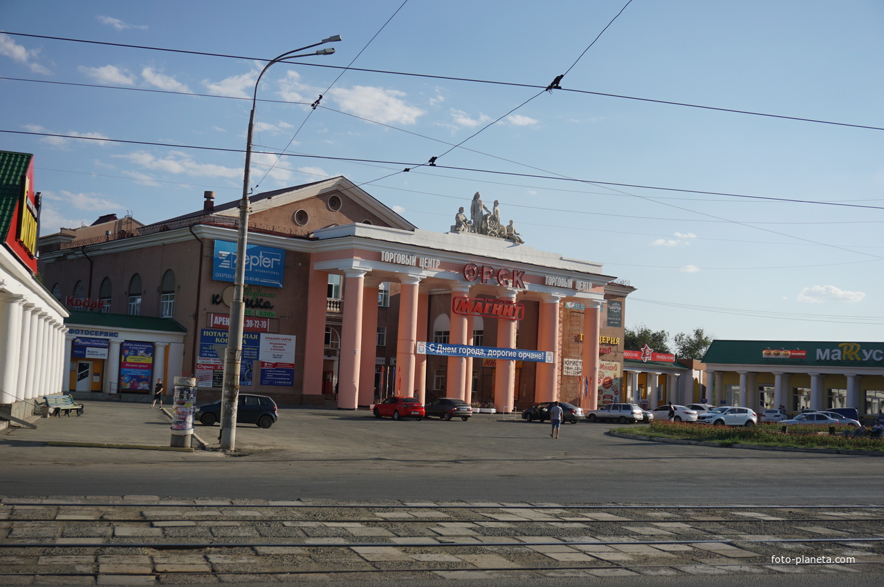 На улице Вяземской.