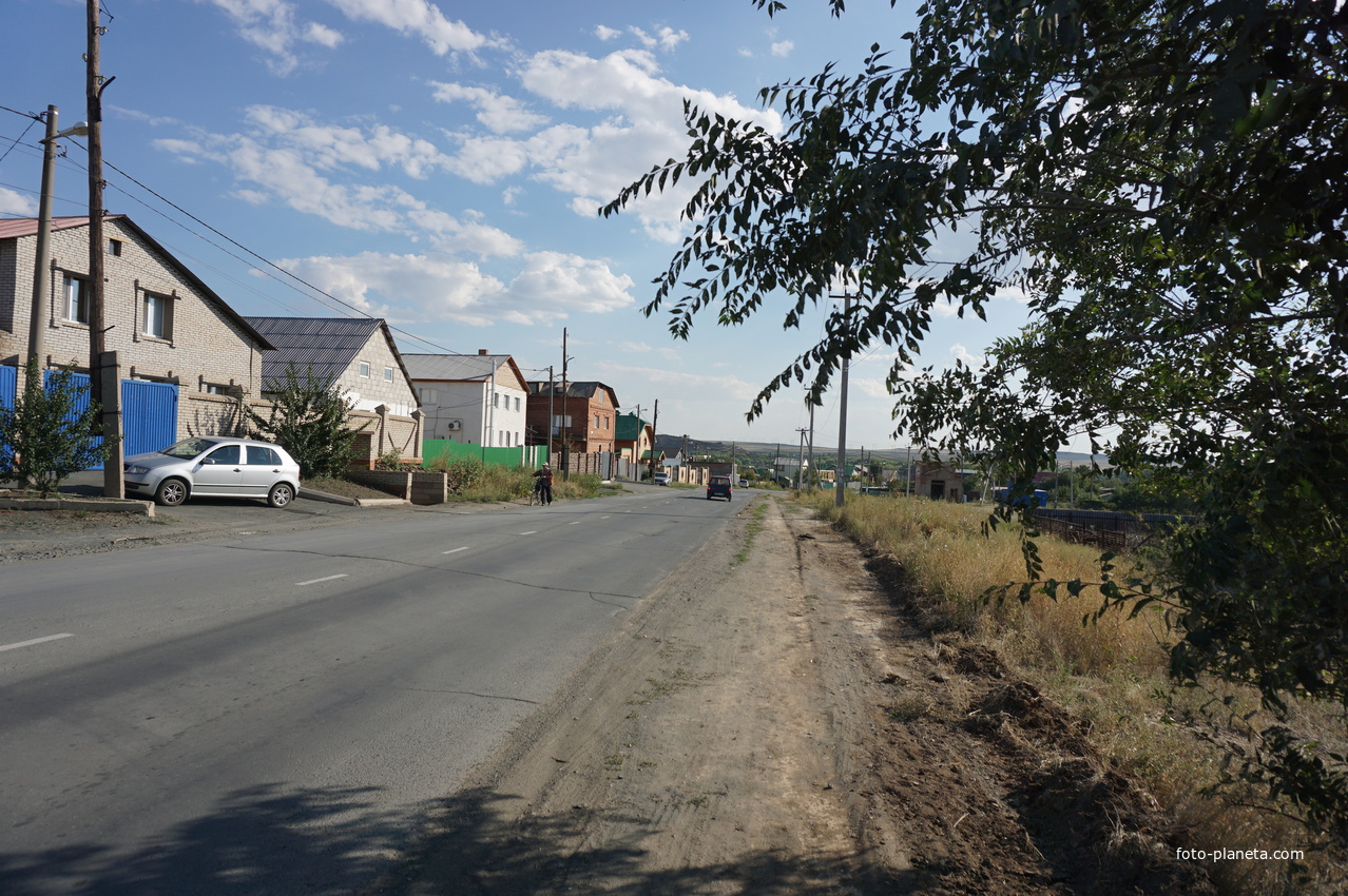 Центральная улица пос. Мостострой.