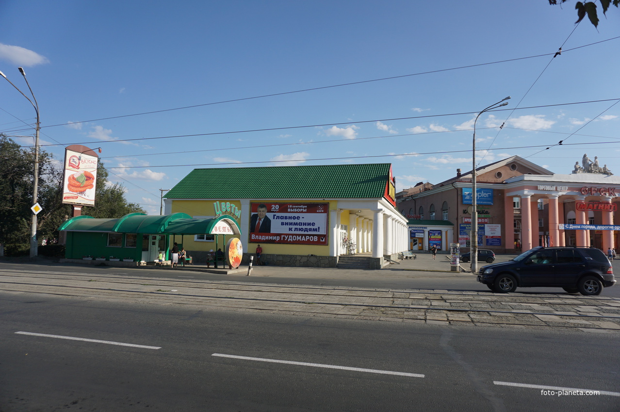 На площади Шевченко.