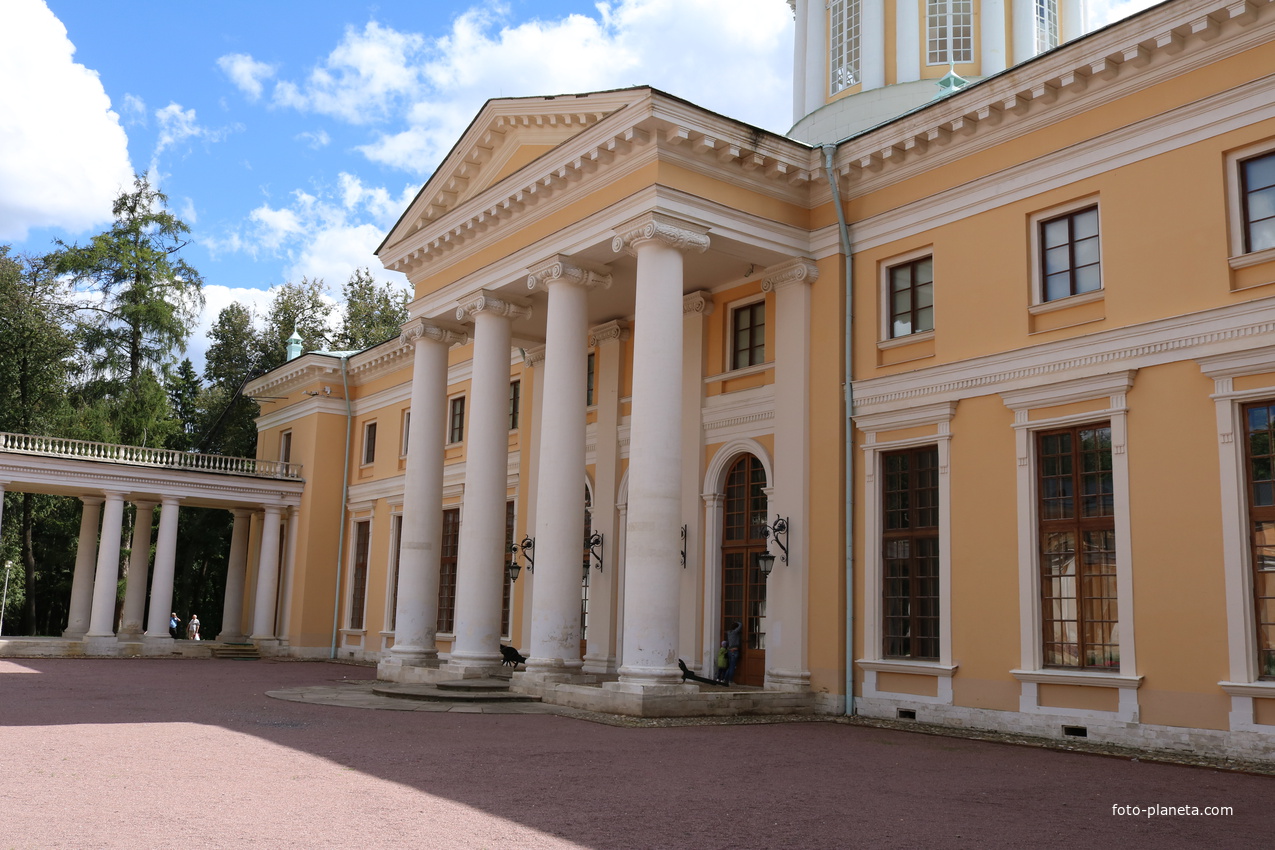 Дворец в усадьбе Архангельское