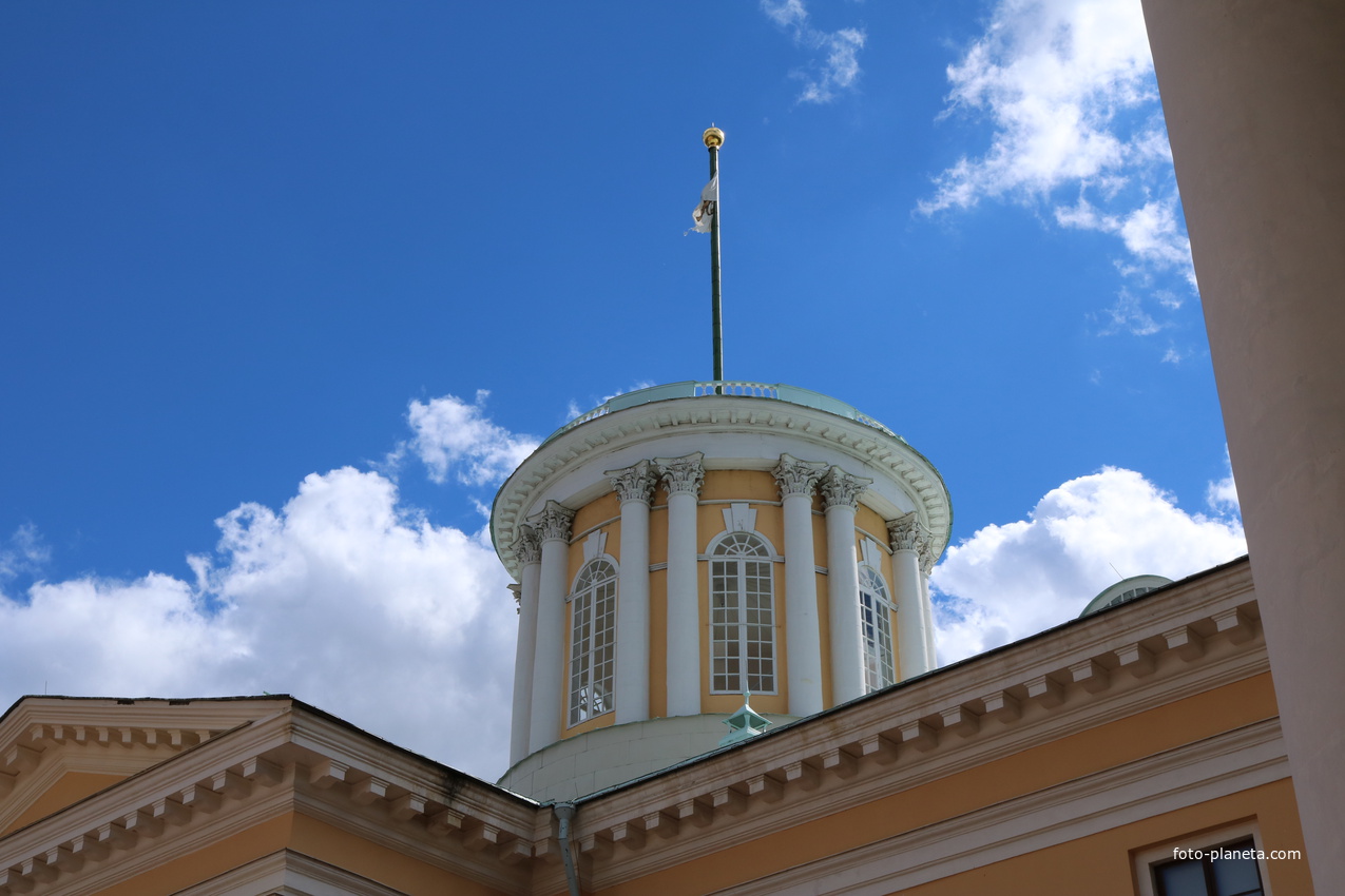 Дворец в усадьбе Архангельское