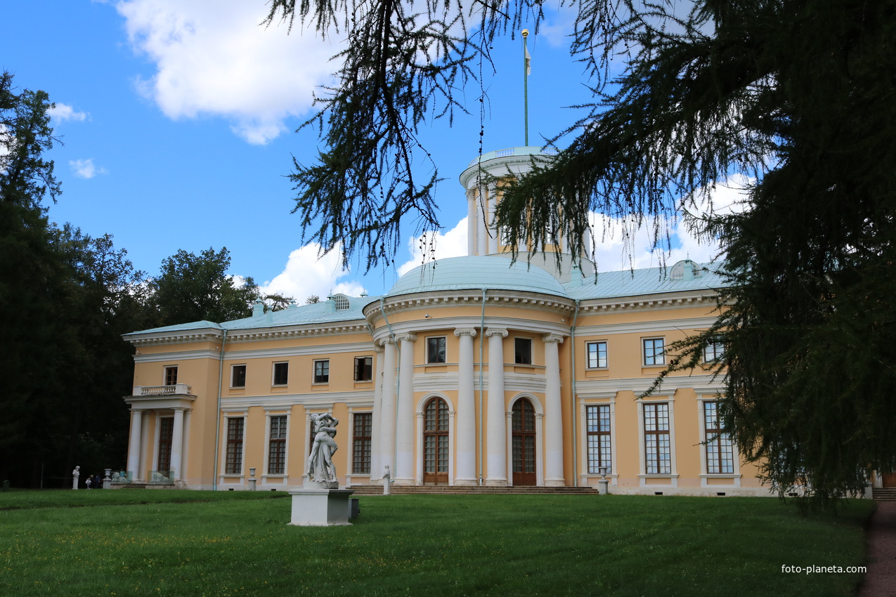 Дворец в усадьбе Архангельское