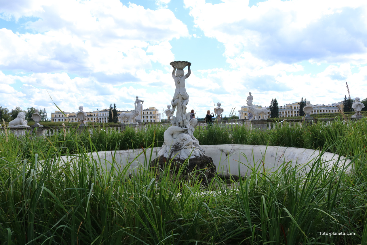 Нижняя терраса, фонтан