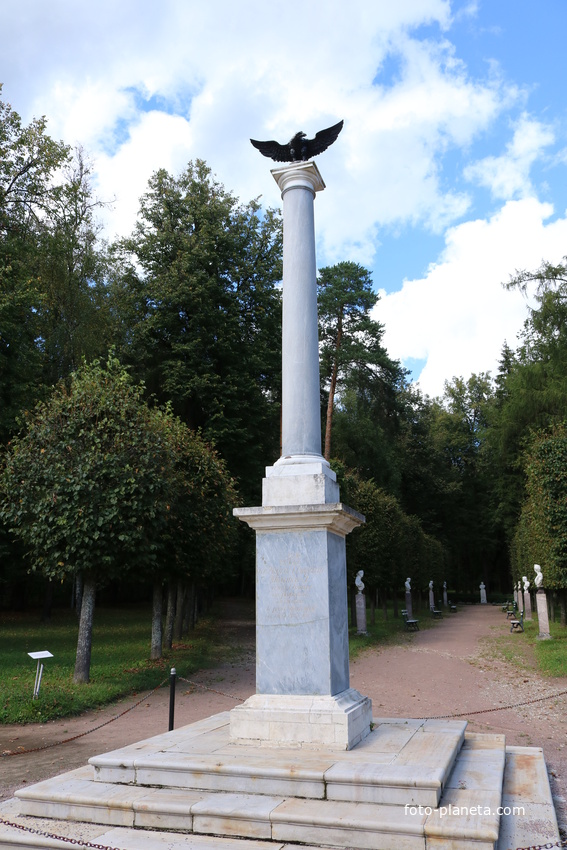 Мемориальная колонна в честь императора Александра I
