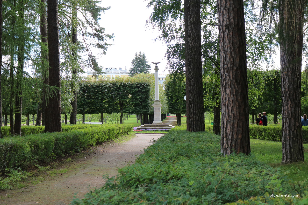 Мемориальная колонна в честь императора Александра III
