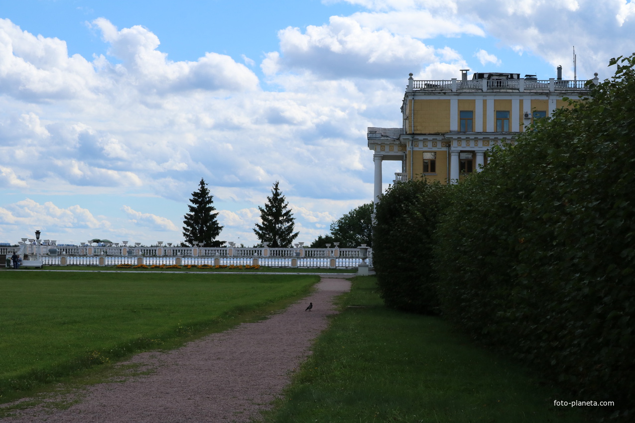 Второй корпус санатория Архангельское на месте Лимонной и Орхидейной оранжерей XVIII века