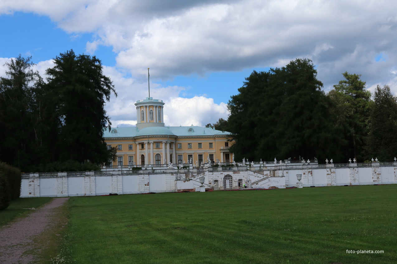 Усадебный дворец Архангельское